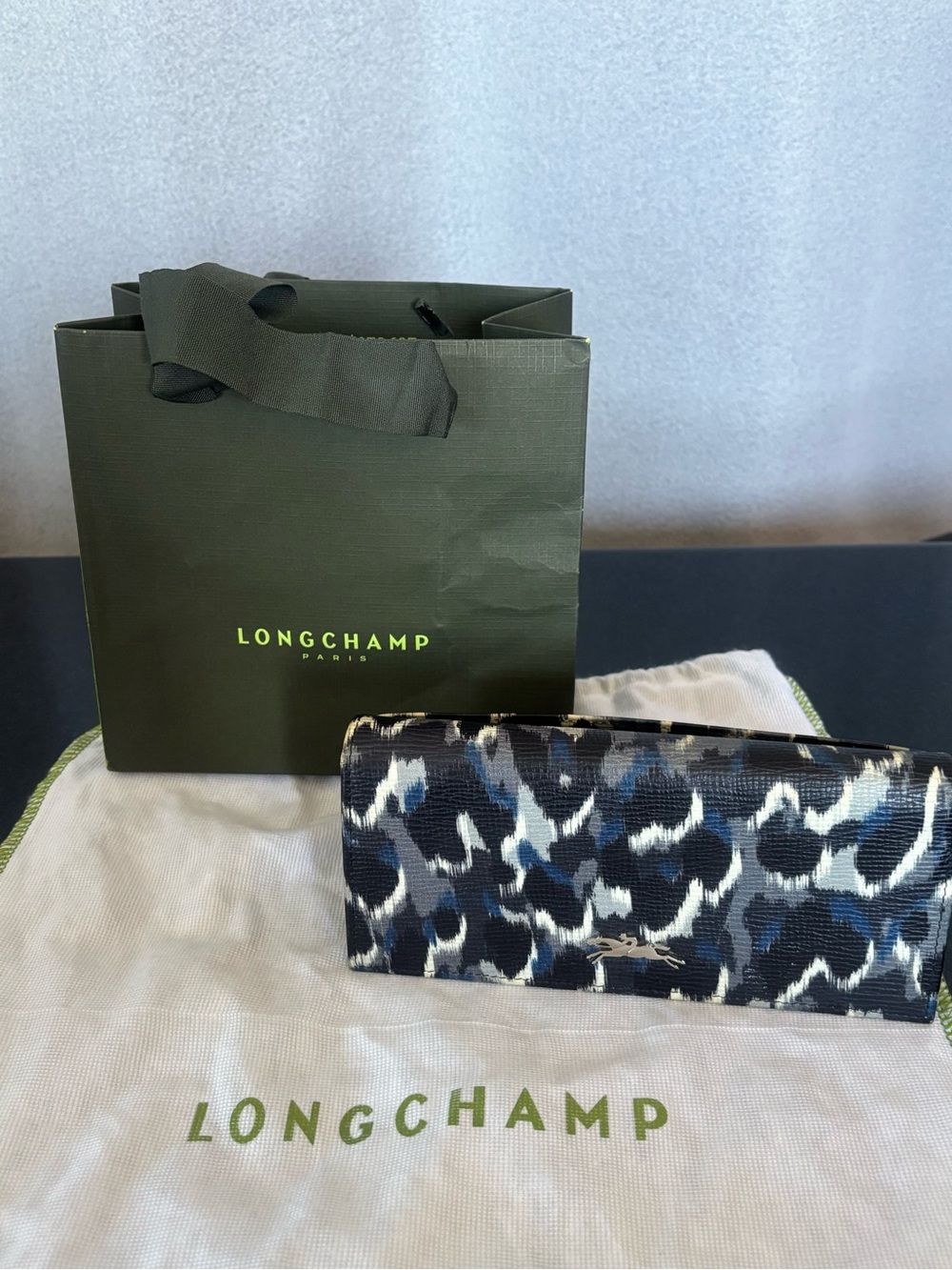 Authentic Longchamp honore 404 wallet - Limited Edition, Leopard Printed Leather